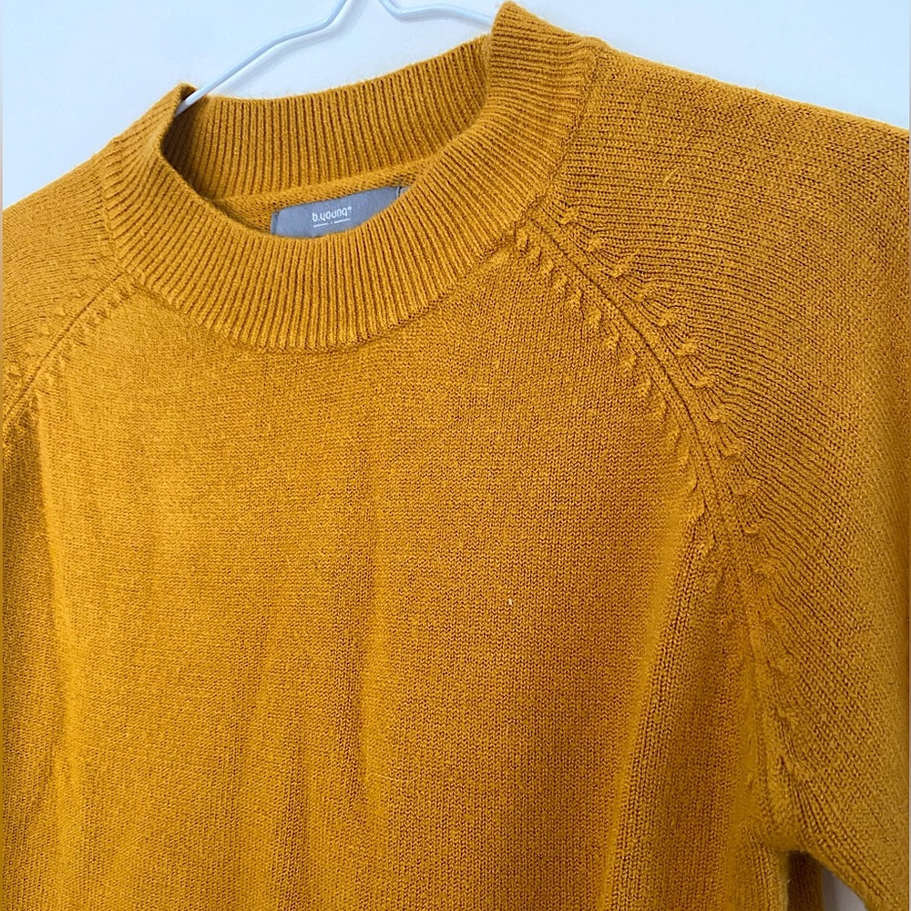 Great Condition b.young Golden Oak  Medium Women's Knit Sweater